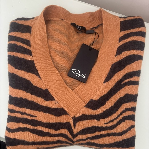 Rails Sweater - Picture 2 of 4